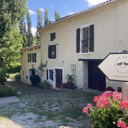Les Deux Chevaux Chambres D'Hotes Rouvenac Exteriér fotografie