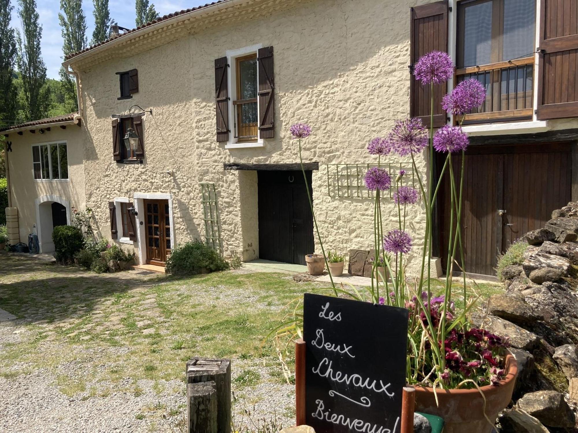 Les Deux Chevaux Chambres D'Hotes Rouvenac Exteriér fotografie